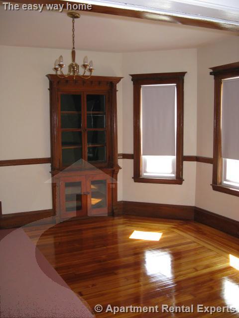 57 Bromfield Rd, Tufts