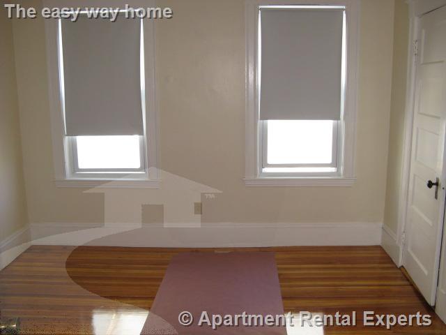 57 Bromfield Rd, Tufts