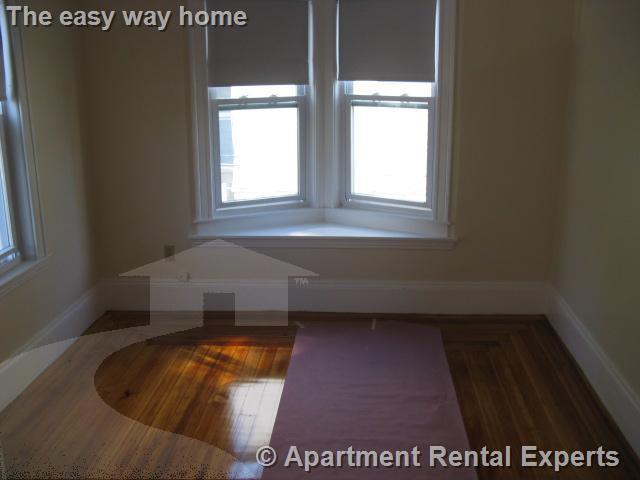 57 Bromfield Rd, Tufts