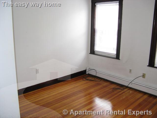 24 Burget Ave, Tufts