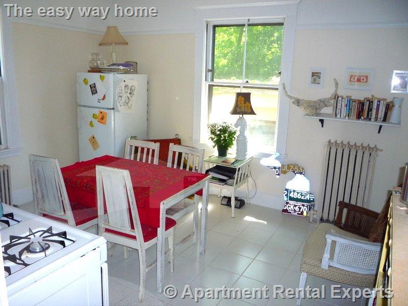 81 College Ave, Davis Square