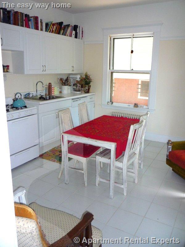 81 College Ave, Davis Square