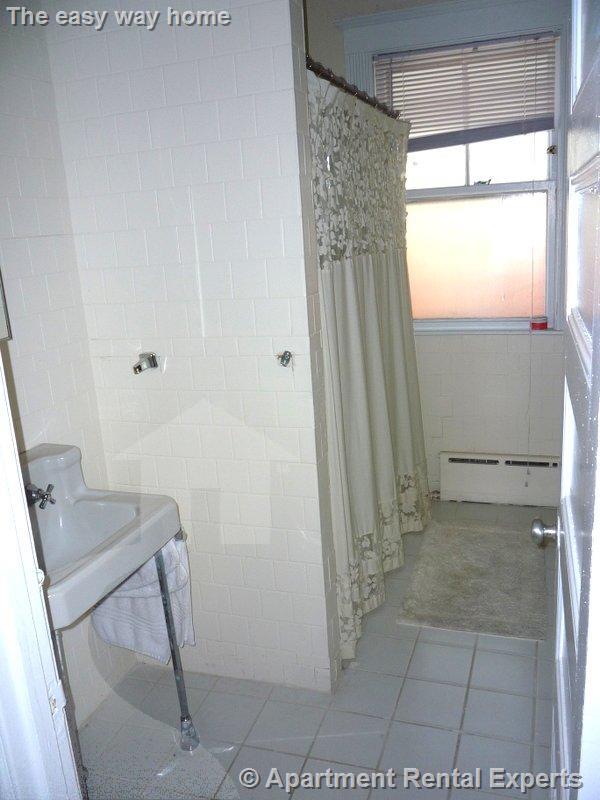 81 College Ave, Davis Square