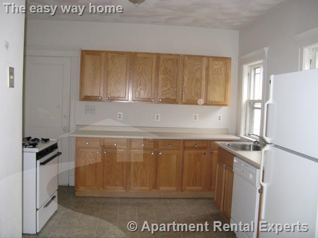 10 Pinkham Rd, Tufts