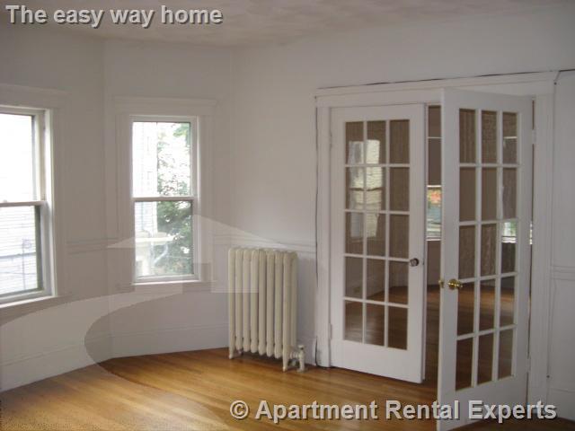 10 Pinkham Rd, Tufts