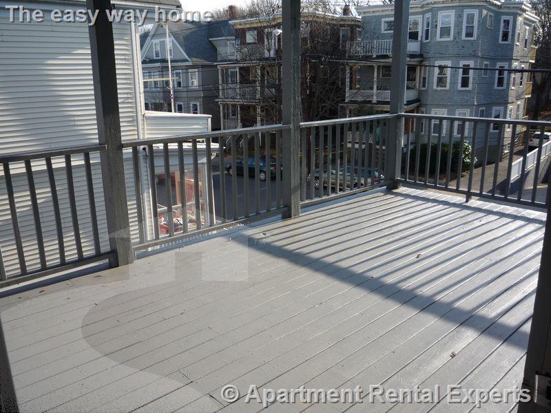 147 Willow Ave, Davis Square