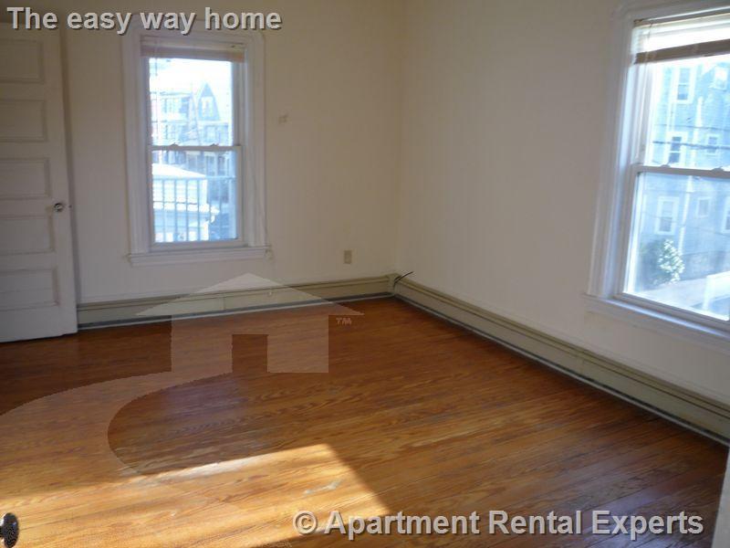 147 Willow Ave, Davis Square