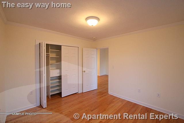 60 Brattle St, Harvard Square