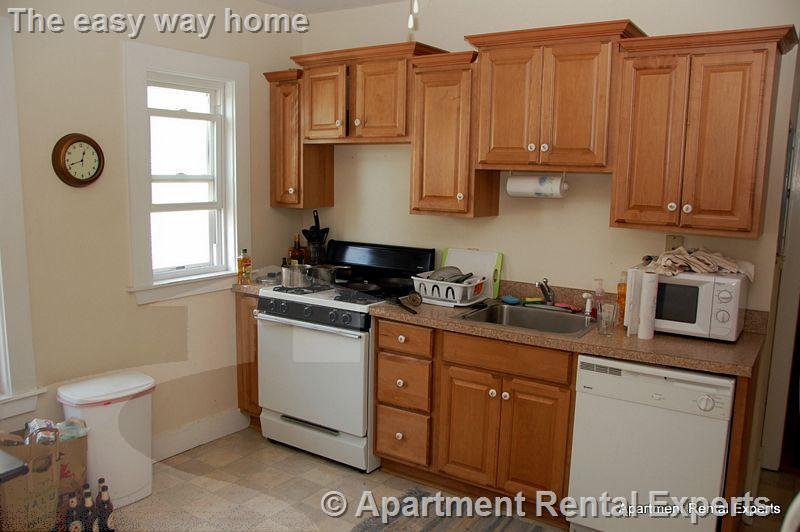 82 Conwell Ave, Tufts