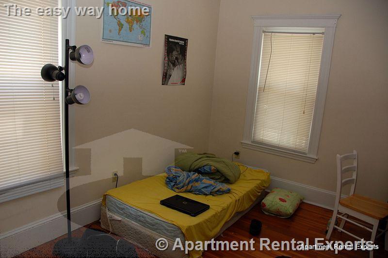 82 Conwell Ave, Tufts