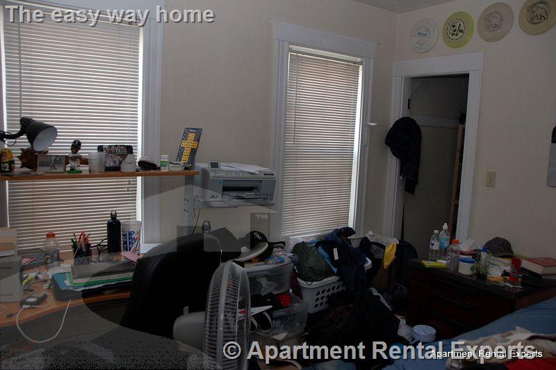 82 Conwell Ave, Tufts