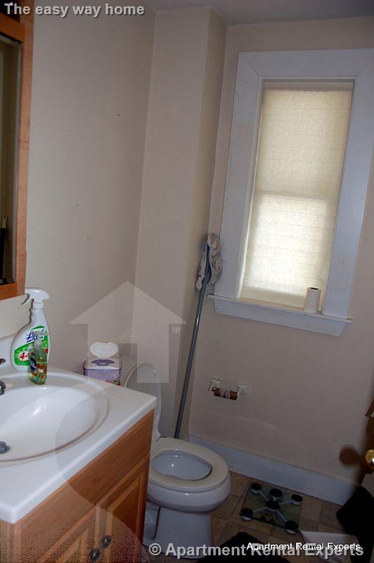 82 Conwell Ave, Tufts