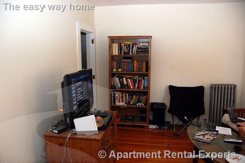 82 Conwell Ave, Tufts