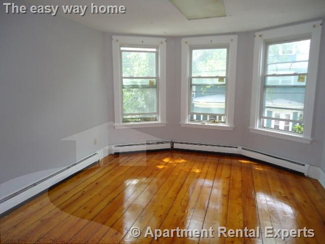 66 Pleasant St, Central Square