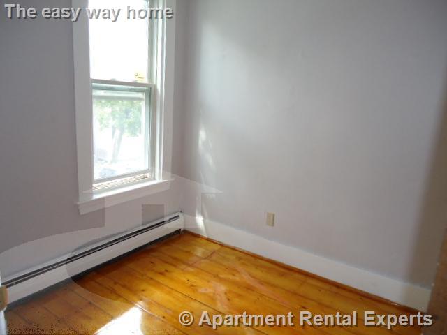 66 Pleasant St, Central Square