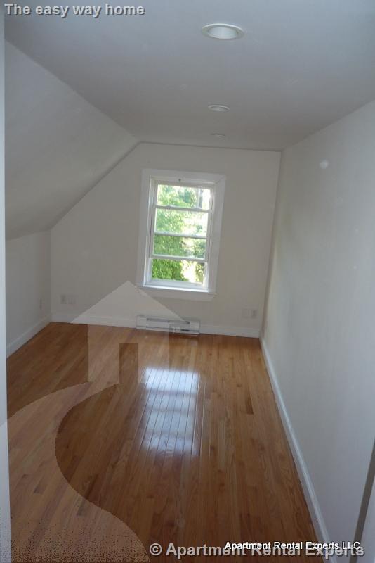 33 Cameron Ave, Davis Square