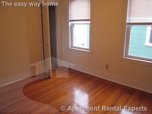 79 Conwell Ave, Tufts