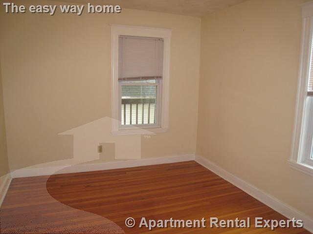 79 Conwell Ave, Tufts