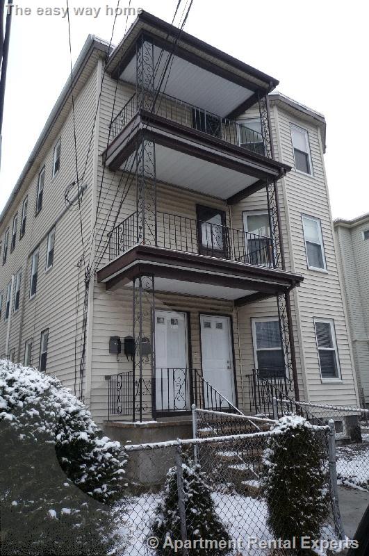 13 Waterhouse St, Teele Square