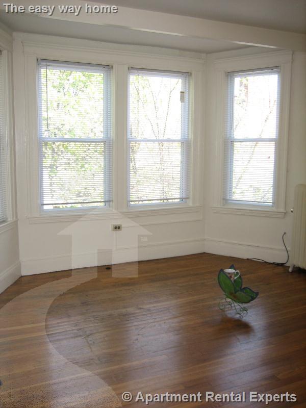 107 Summer St, Malden Center