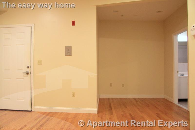 466 Green St, Central Square