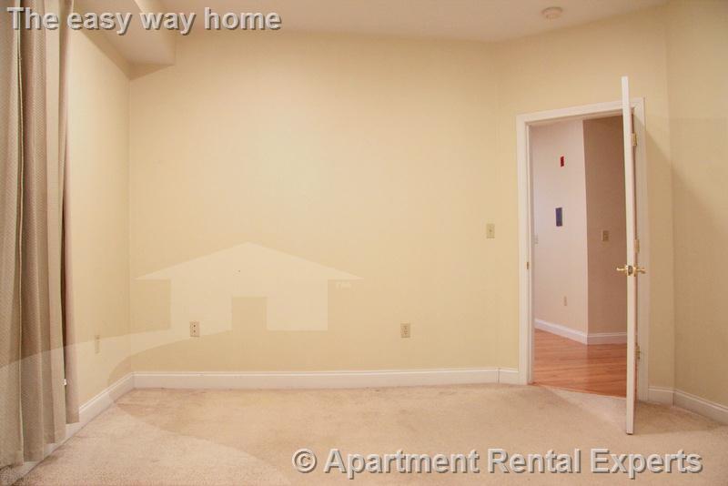 466 Green St, Central Square