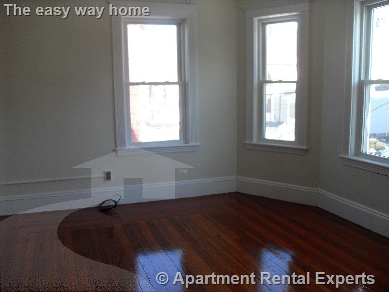 40 Cedar St, Malden Center