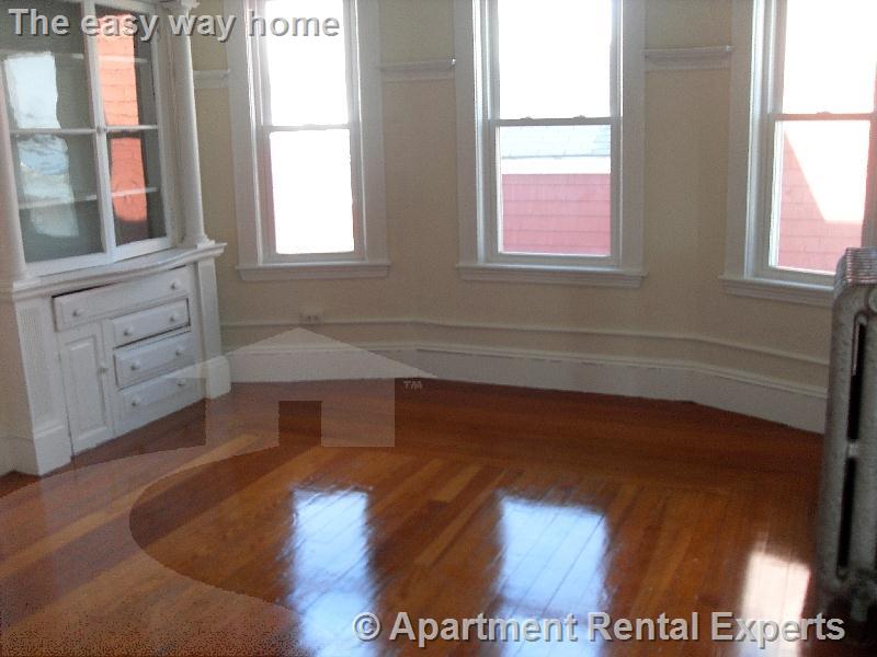 40 Cedar St, Malden Center