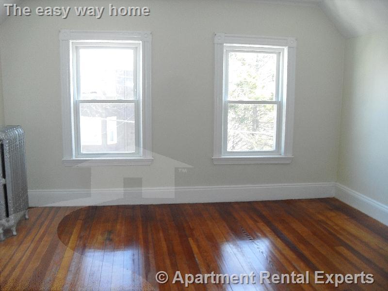 40 Cedar St, Malden Center