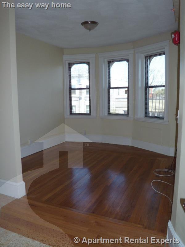 77 Hancock St, Central Square