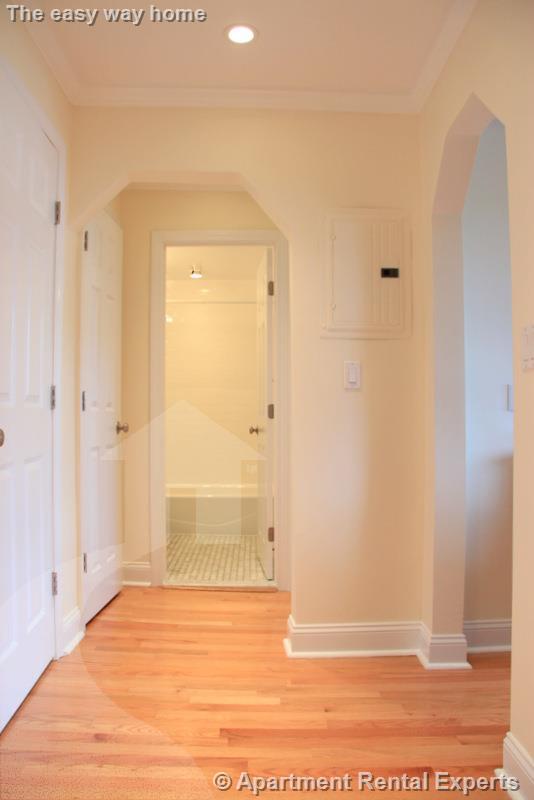 60 Brattle St, Harvard Square