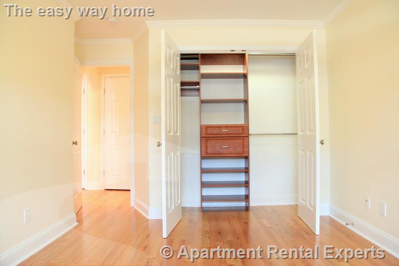 60 Brattle St, Harvard Square