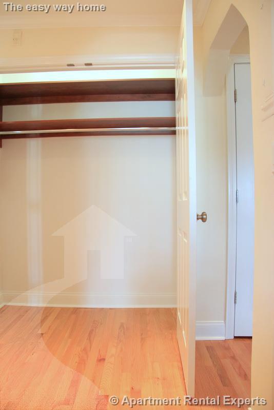 60 Brattle St, Harvard Square