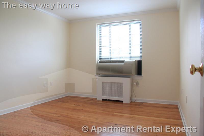 60 Brattle St, Harvard Square