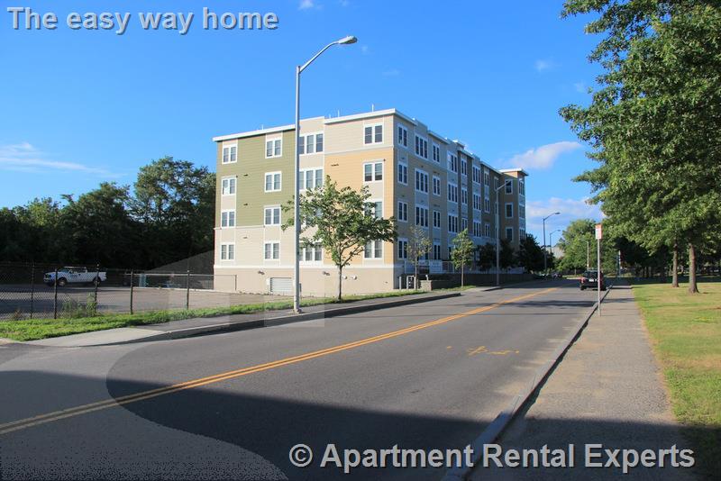 87 New St, Fresh Pond