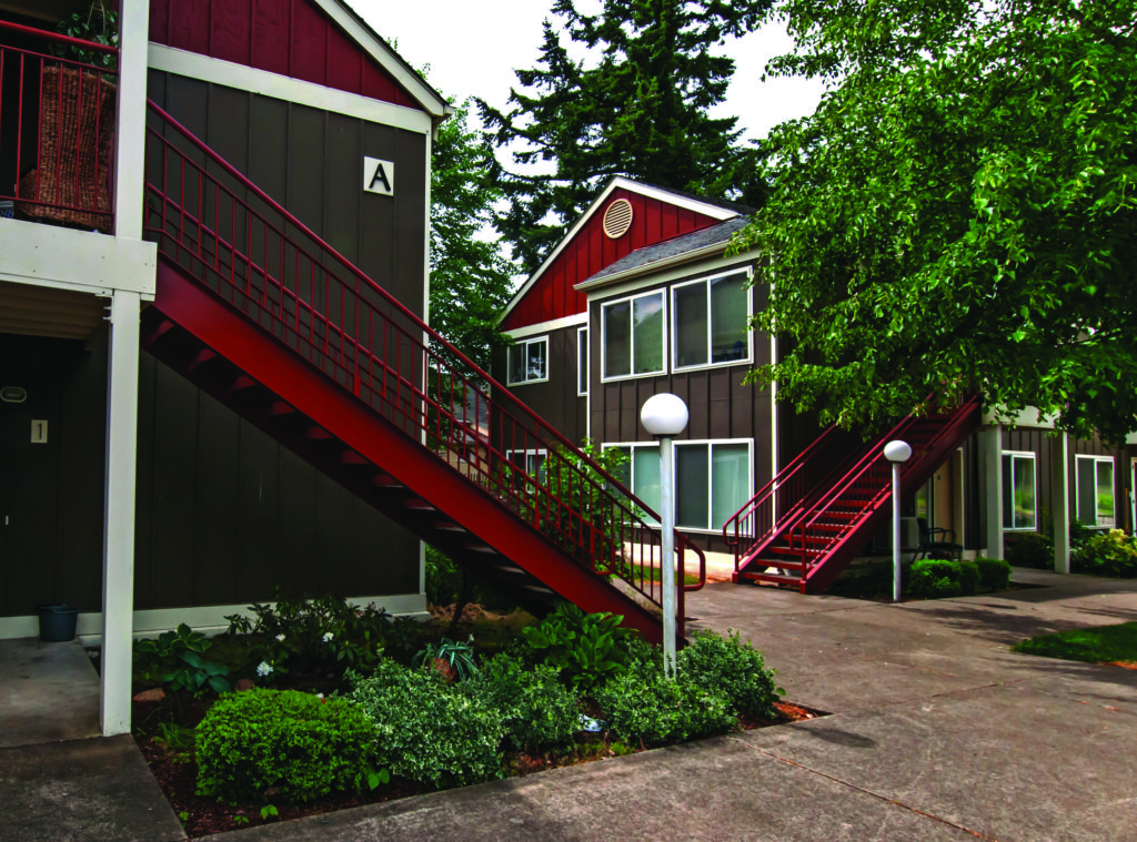Low Apartments in Lebanon, Oregon