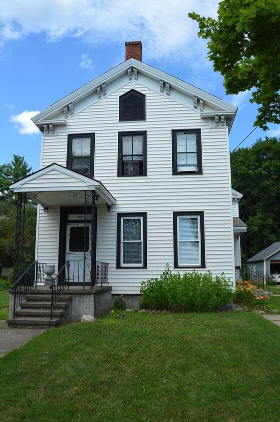 Low Apartments and Affordable Housing For Rent in Warren County, NY