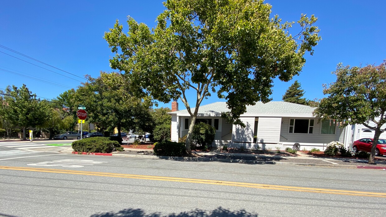 Low Apartments and Affordable Housing For Rent in Burlingame, CA