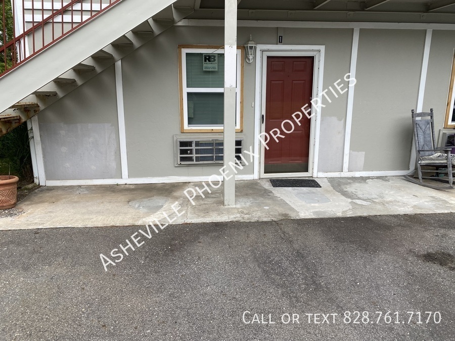 Dry Ridge Apartments in Weaverville, North Carolina