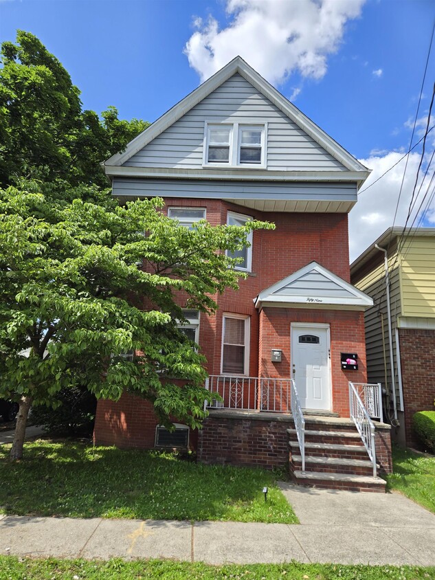 Low Apartments and Affordable Housing For Rent in Bayonne, NJ