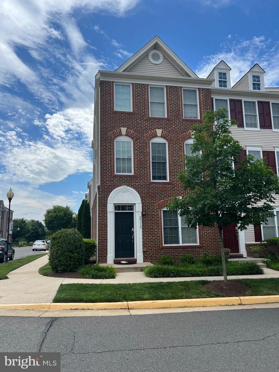 Low Apartments and Affordable Housing For Rent in Chantilly, VA