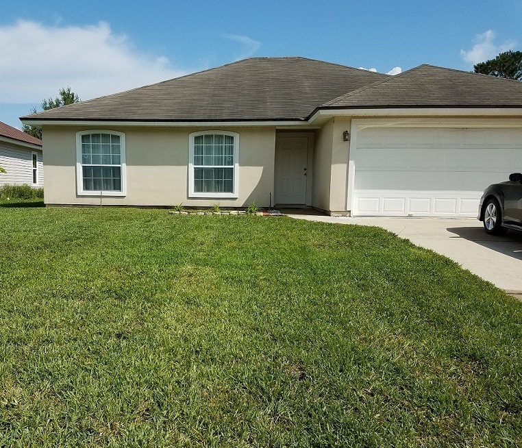 1577 Backwater Dr in Middleburg, Florida