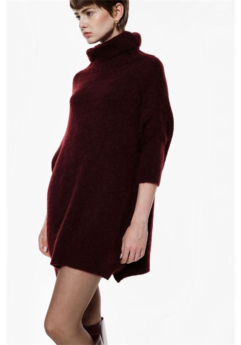 Maglione oversize collo alto manica tre quarti IMPERIAL | M3025889PRUGNA