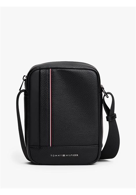 Borsa reporter con tracolla e logo in metallo Nero TOMMY HILFIGER | AM0AM13632BDS