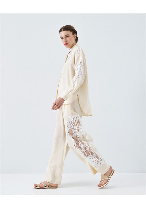 Pantaloni con dettagli in pizzo