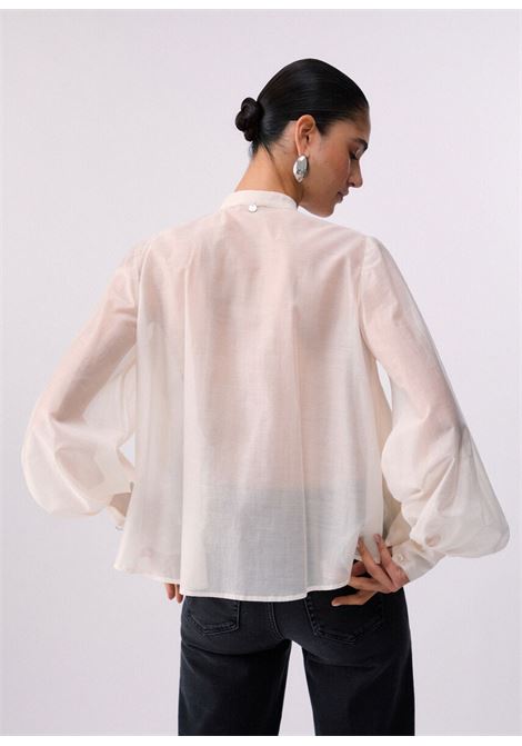 Blusa con ricami gioiello LIUJO | WA6379T435A10605