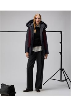 Piumino da donna di colore nero Peuterey | DONNET KL FURNER