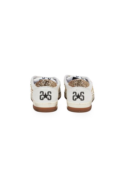 Sneaker week star in pelle bianca con dettagli glitterr oro borchiette ed effetto used 2STAR | 2SD5029074