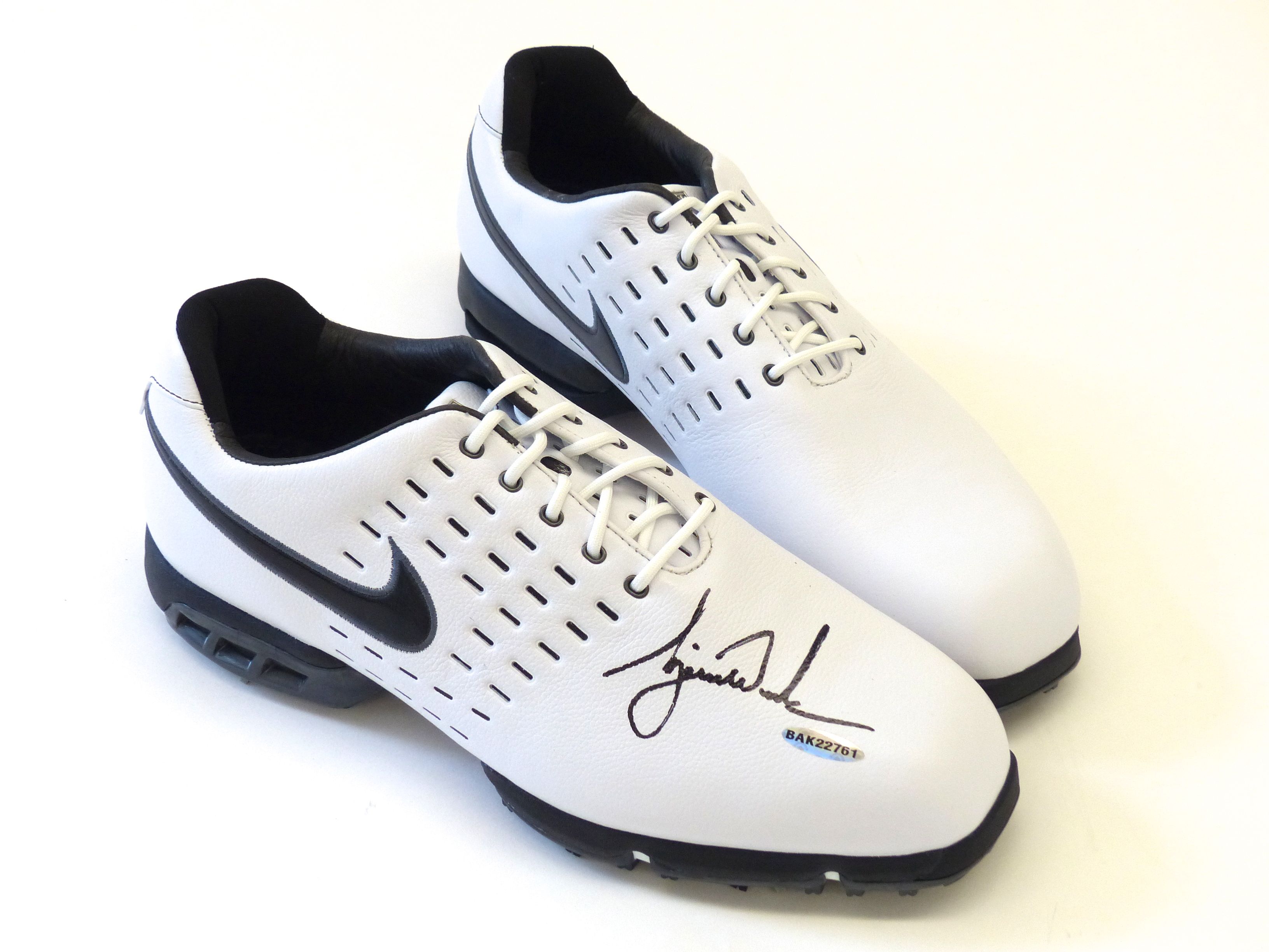 nike tiger woods golf shoes