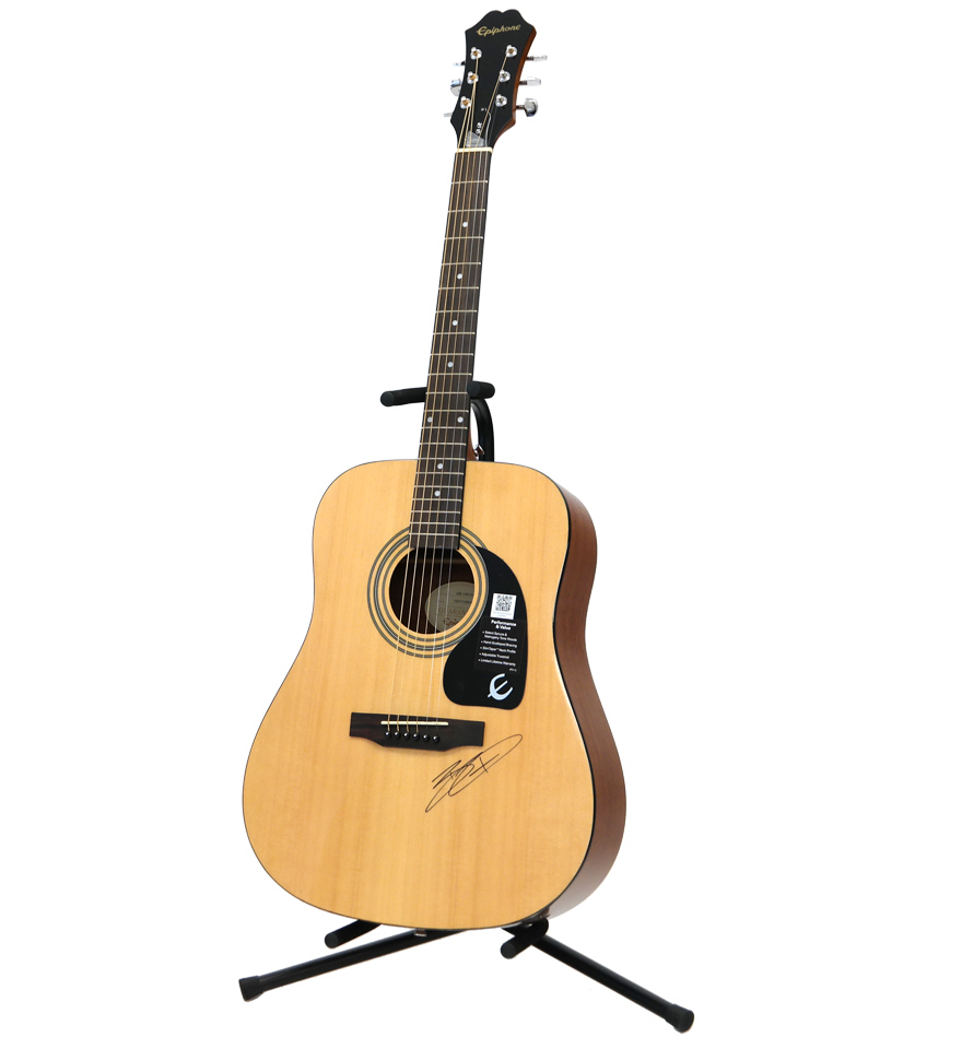 Charitybuzz Brantley Gilbert Autographed Acoustic Guitar Lot 682011